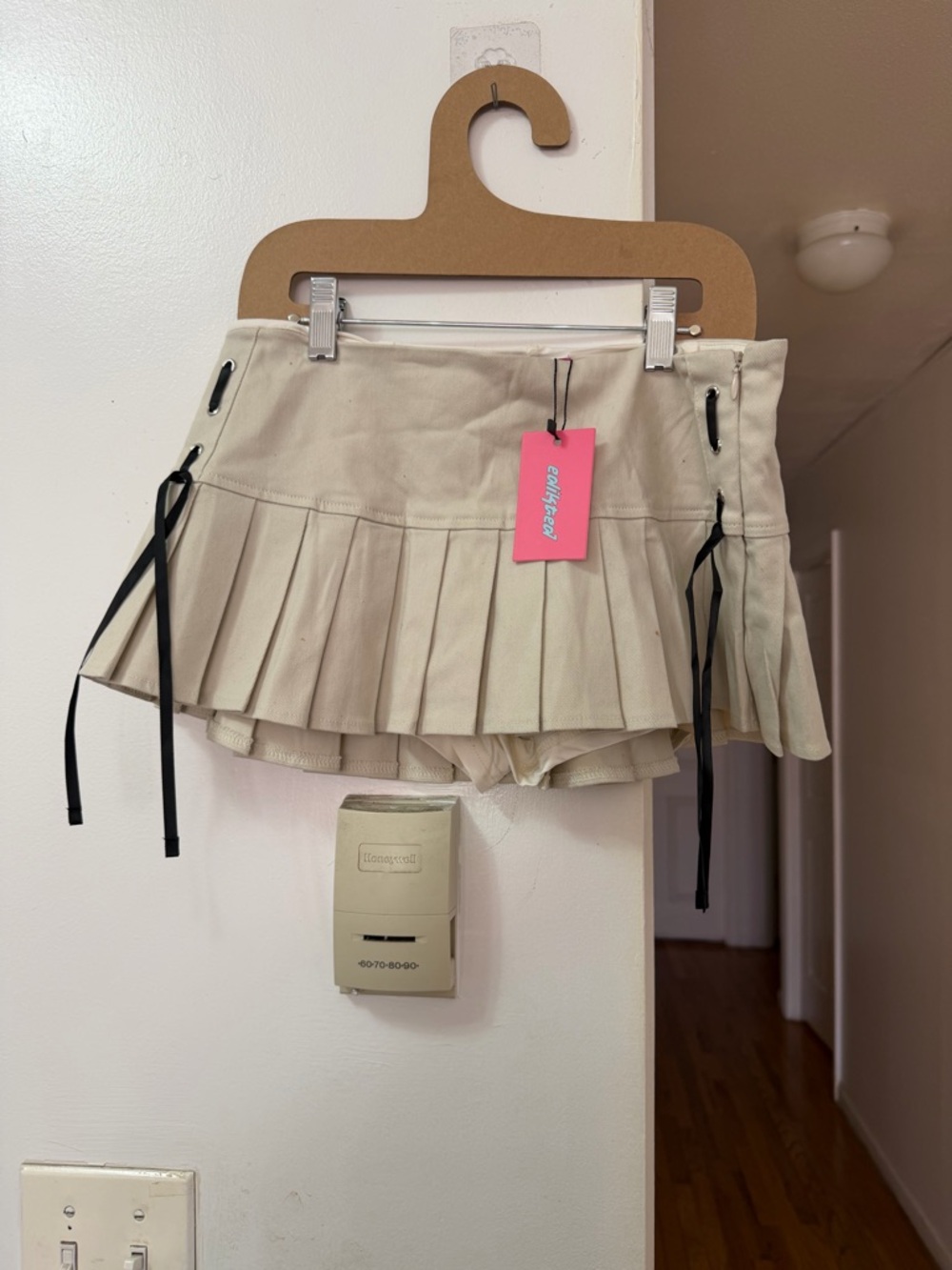 Edikted Beige Pleated Mini Skort with Pink Tag